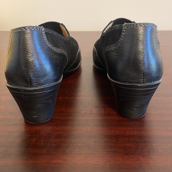 New in box Softspots Black Suede shoe - Picture 4 of 7